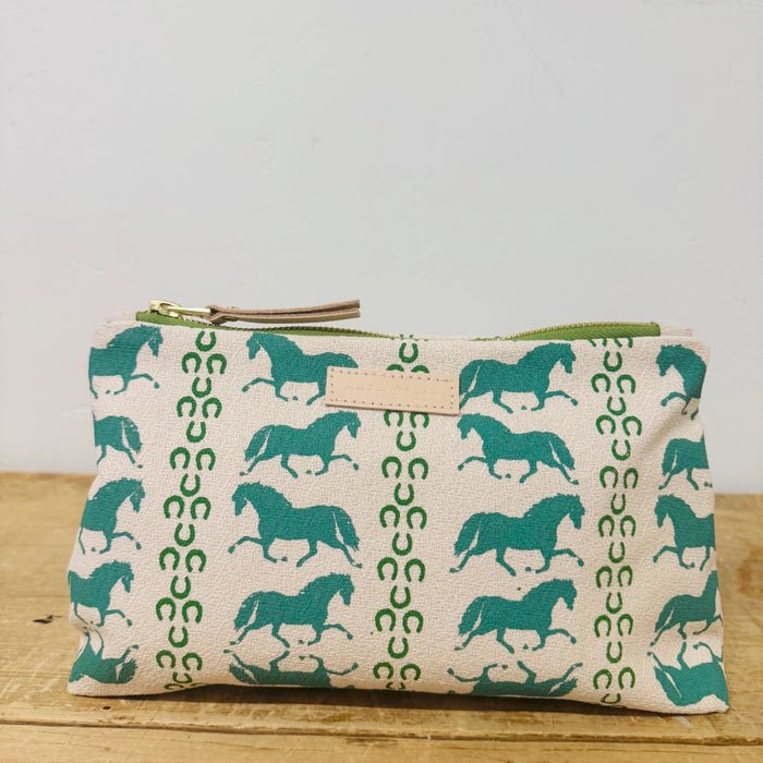 Erin Flett Laura Pouch
