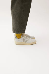 Veja V-90 Sneaker