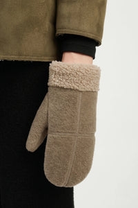 Common Knit Sherpa Trim Cross Mittens