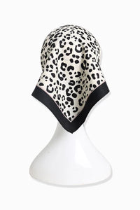 Common Knit Leopard Print Bandana