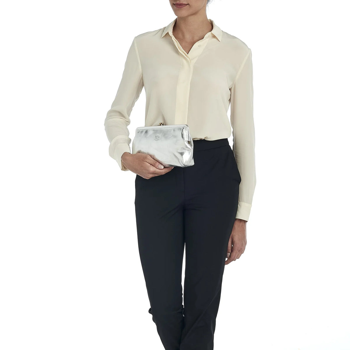 Il Bisonte Leather Clutch