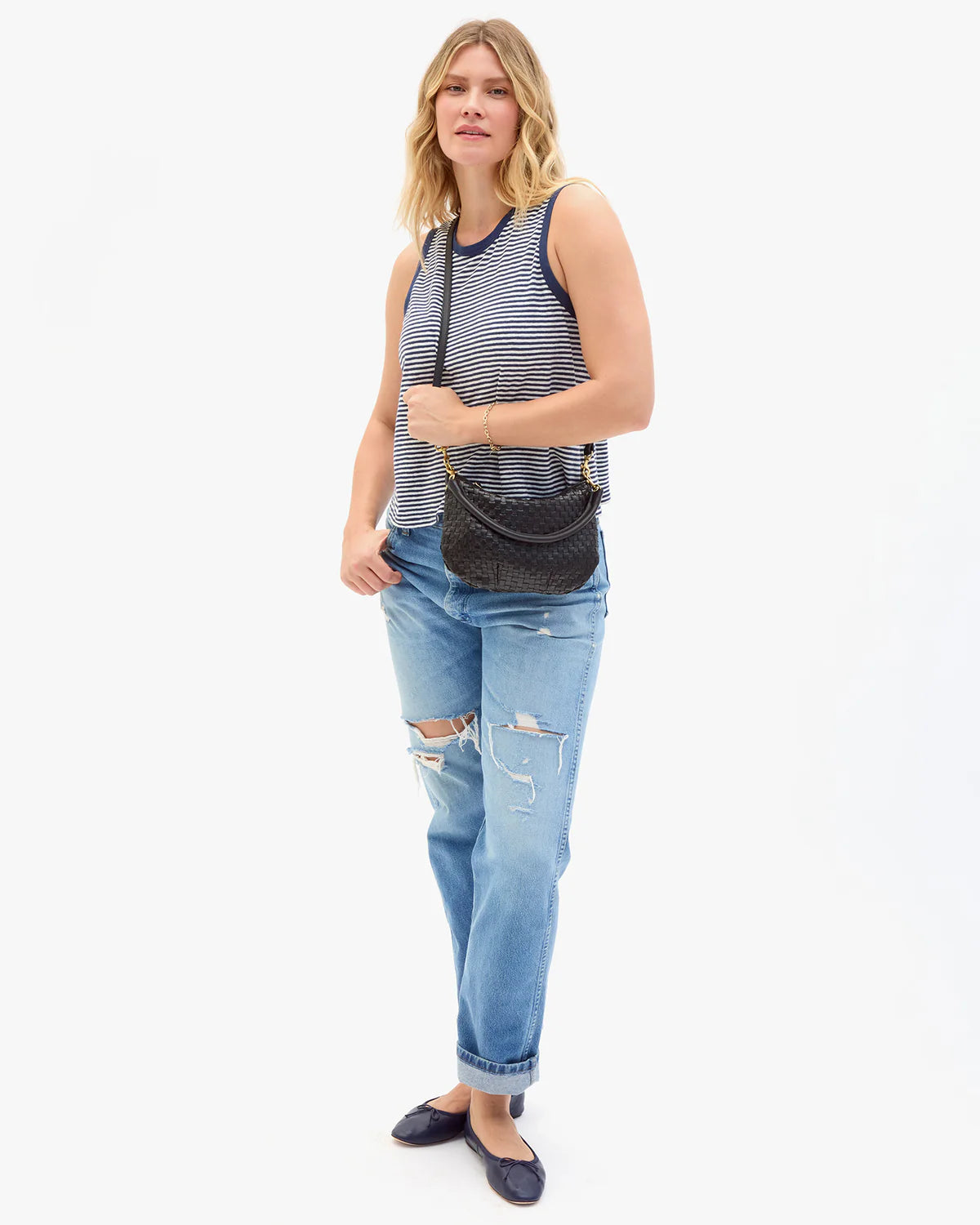 Clare V Petit Moyen Messenger Black