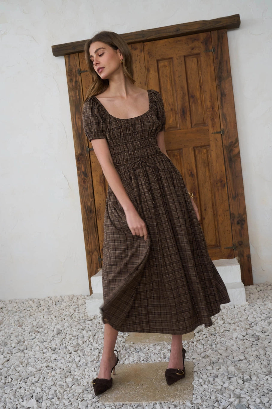 Moon River Plaid Shirred Puff Sleeve Midi Dress