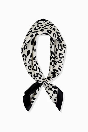 Common Knit Leopard Print Bandana