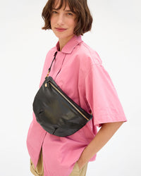 Clare V Grande Fanny Black