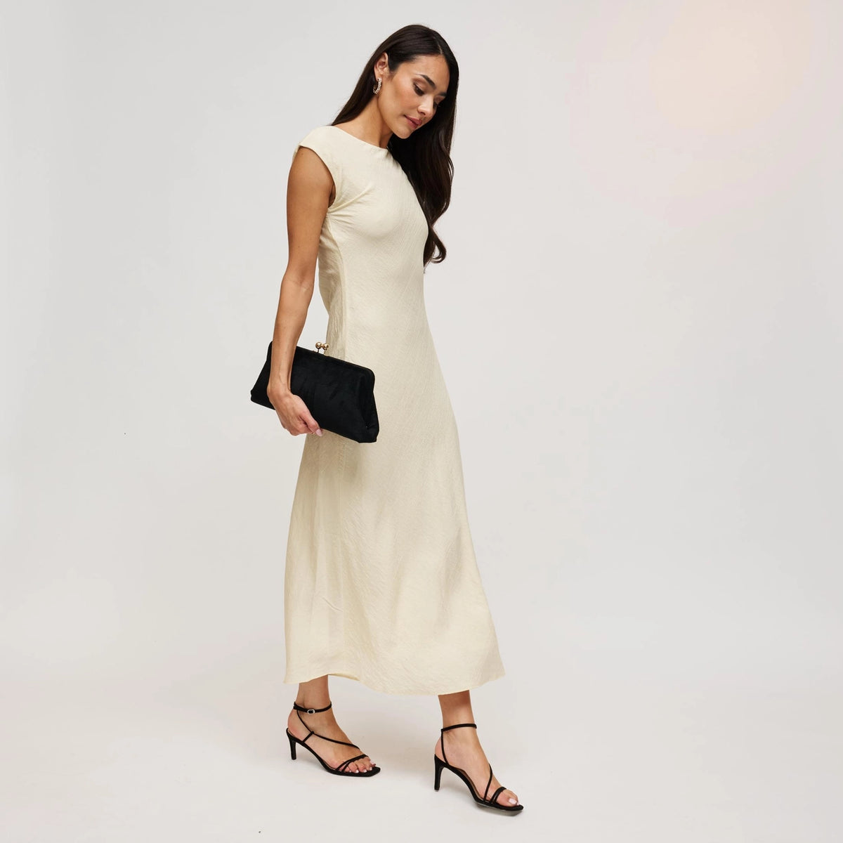 Urban Expressions Kristin Faux Suede Clutch
