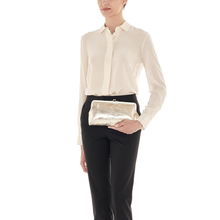 Il Bisonte Leather Clutch